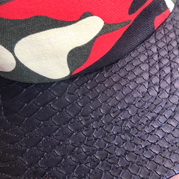 Camo hat - Picture 3 of 5